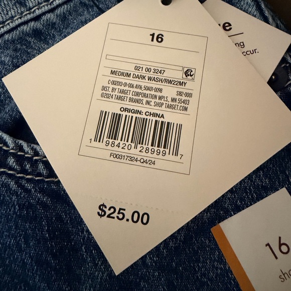 Ava & Viv Medium Dark Wash Denim Shorts - Picture 2 of 2